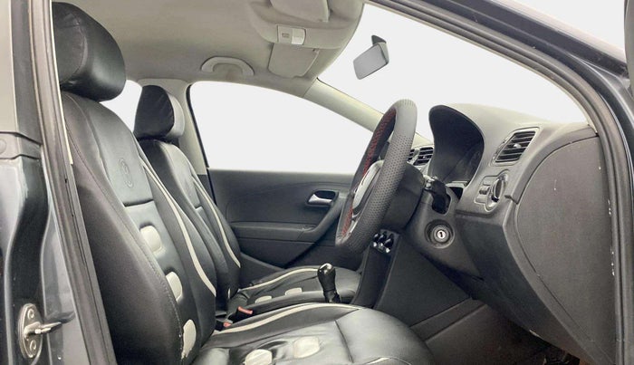 2014 Volkswagen Polo COMFORTLINE 1.2L, Petrol, Manual, 77,453 km, Right Side Front Door Cabin