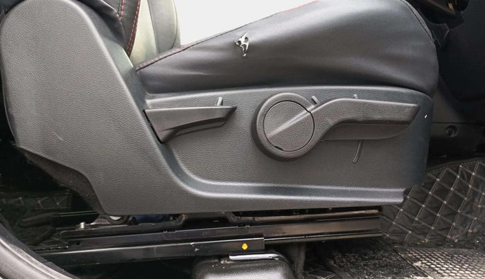 2023 Mahindra Thar LX P 2WD AT HT, Petrol, Automatic, 24,180 km, Driver Side Adjustment Panel