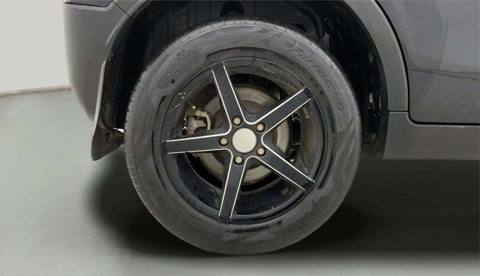 2022 Mahindra XUV300 W6 1.5 Sunroof Diesel, Diesel, Manual, 43,222 km, Right Rear Wheel