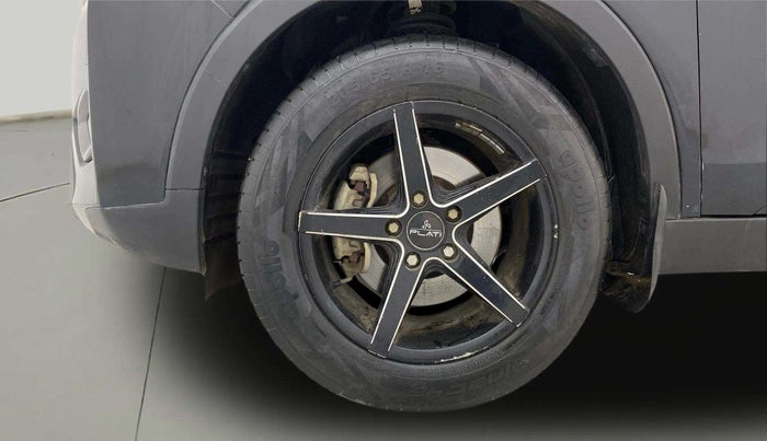 2022 Mahindra XUV300 W6 1.5 Sunroof Diesel, Diesel, Manual, 43,222 km, Left Front Wheel