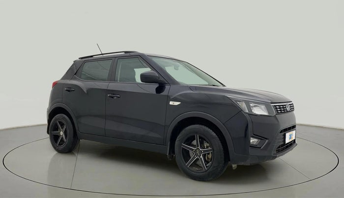 2022 Mahindra XUV300 W6 1.5 Sunroof Diesel, Diesel, Manual, 43,222 km, Right Front Diagonal