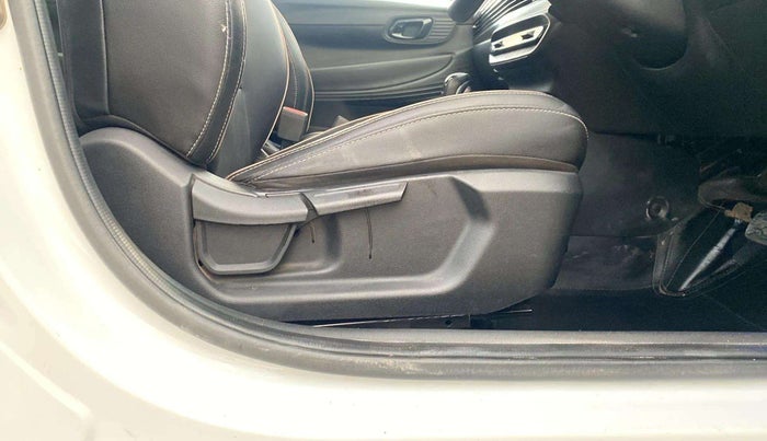 2020 Hyundai NEW I20 ASTA (O) 1.0 TURBO GDI DCT, Petrol, Automatic, 25,405 km, Driver Side Adjustment Panel