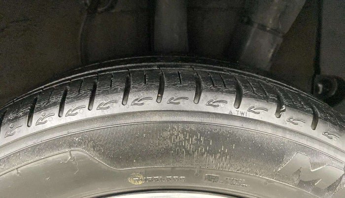 2021 Hyundai GRAND I10 NIOS ASTA AMT 1.2 KAPPA VTVT, Petrol, Automatic, 30,941 km, Left Rear Tyre Tread