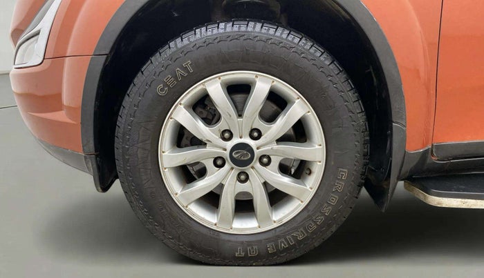 2015 Mahindra XUV500 W10, Diesel, Manual, 66,980 km, Left Front Wheel