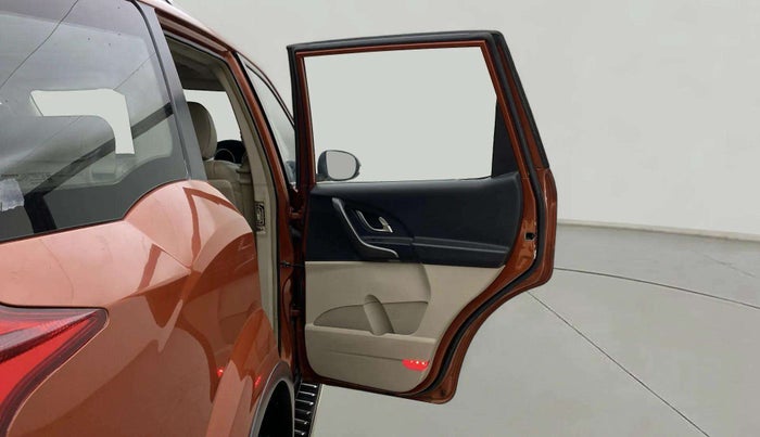 2015 Mahindra XUV500 W10, Diesel, Manual, 66,980 km, RHS Rear Door