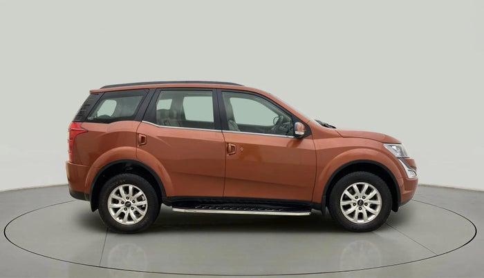 2015 Mahindra XUV500 W10, Diesel, Manual, 66,980 km, Right Side View