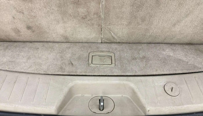 2015 Mahindra XUV500 W10, Diesel, Manual, 66,980 km, Boot Inside