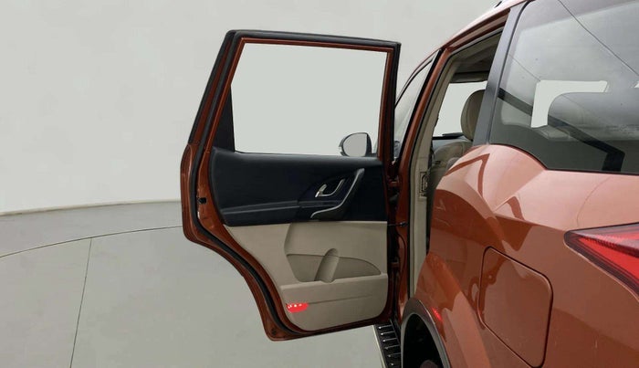 2015 Mahindra XUV500 W10, Diesel, Manual, 66,980 km, LHS Rear Door