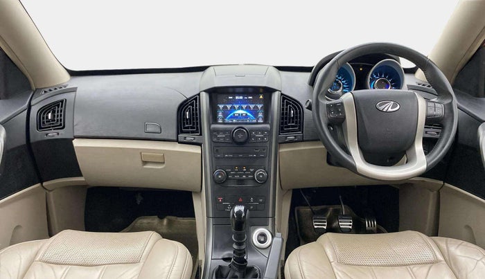 2015 Mahindra XUV500 W10, Diesel, Manual, 66,980 km, Dashboard