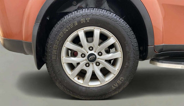 2015 Mahindra XUV500 W10, Diesel, Manual, 66,980 km, Right Rear Wheel