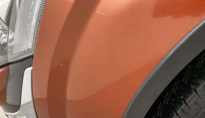2015 Mahindra XUV500 W10, Diesel, Manual, 66,980 km, Left fender - Minor scratches