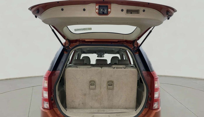2015 Mahindra XUV500 W10, Diesel, Manual, 66,980 km, Boot Open Zoomed View