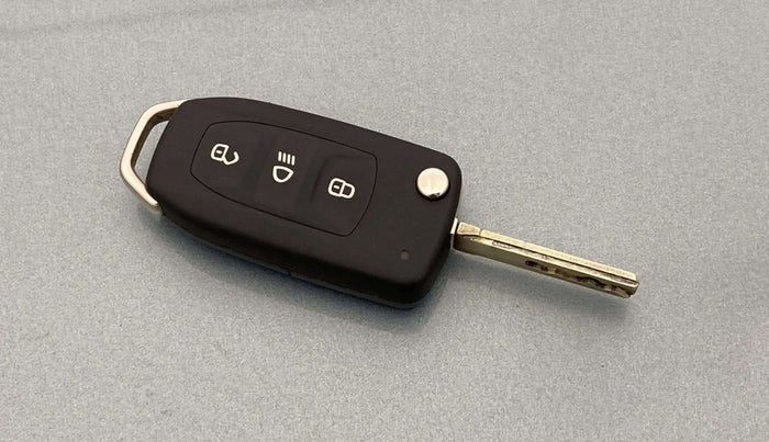 2023 Tata PUNCH ADVENTURE AMT, Petrol, Automatic, 4,049 km, Key Close Up