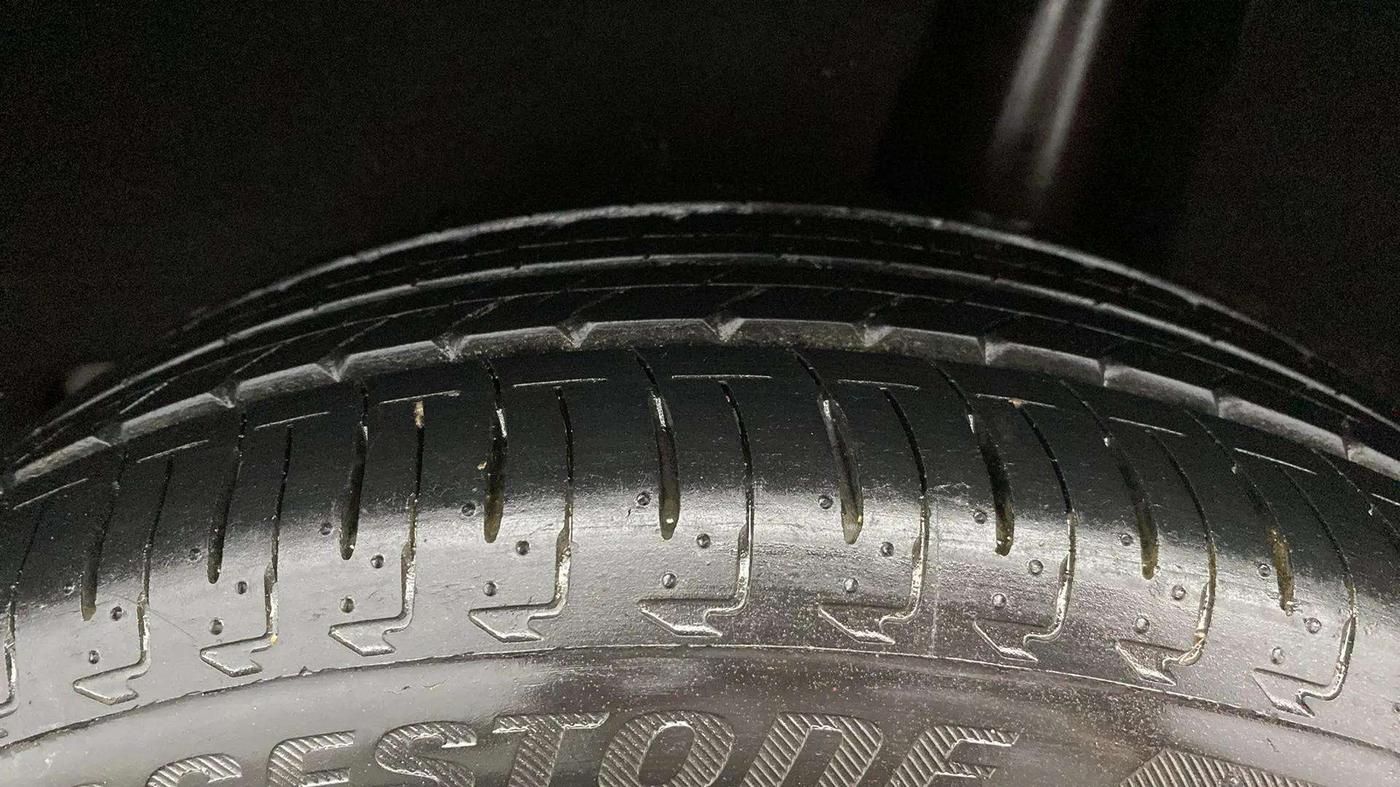 2020 Toyota Glanza V, Petrol, Manual, 77,753 km, Left Rear Tyre Tread