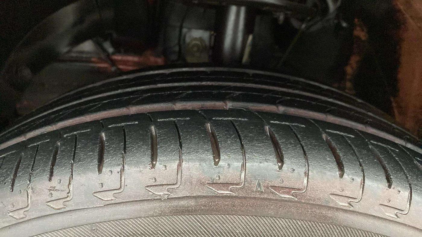 2020 Toyota Glanza V, Petrol, Manual, 77,753 km, Left Front Tyre Tread