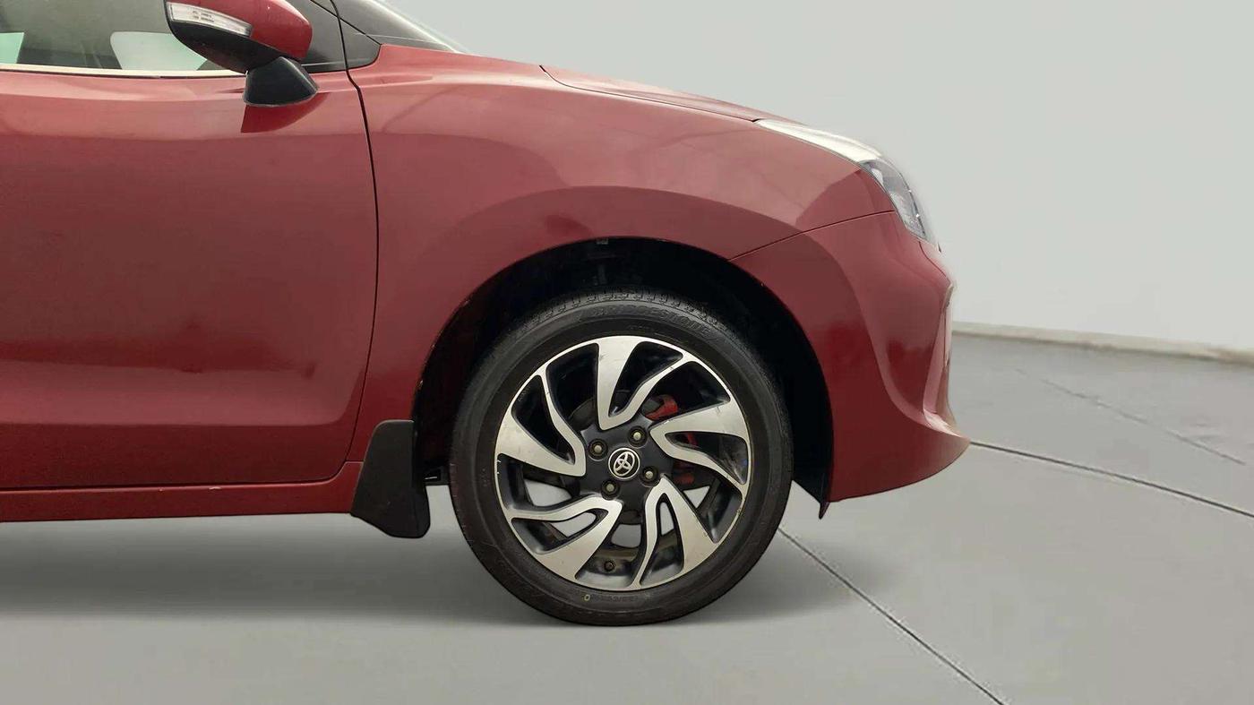 2020 Toyota Glanza V, Petrol, Manual, 77,753 km, Right Front Wheel