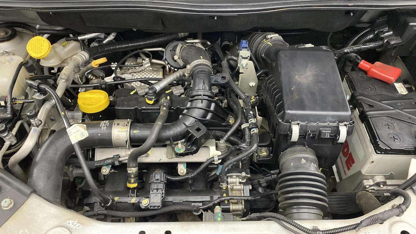 2023 Nissan MAGNITE XV PREMIUM TURBO CVT, Petrol, Automatic, 36,095 km, Engine View