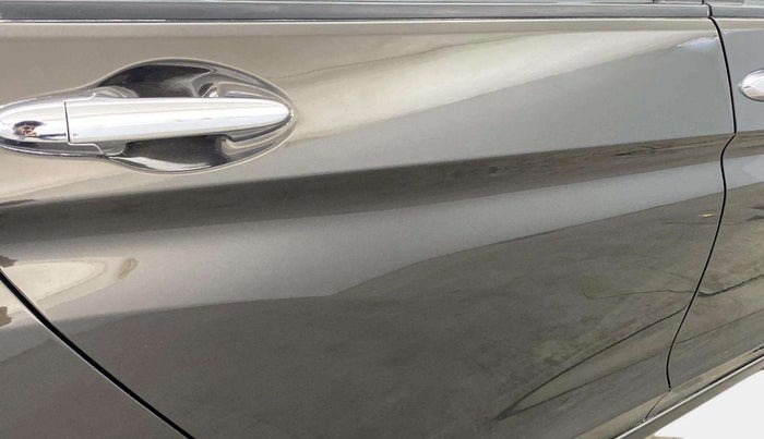 2019 Honda City 1.5L I-VTEC V MT, Petrol, Manual, 77,208 km, Right rear door - Minor scratches