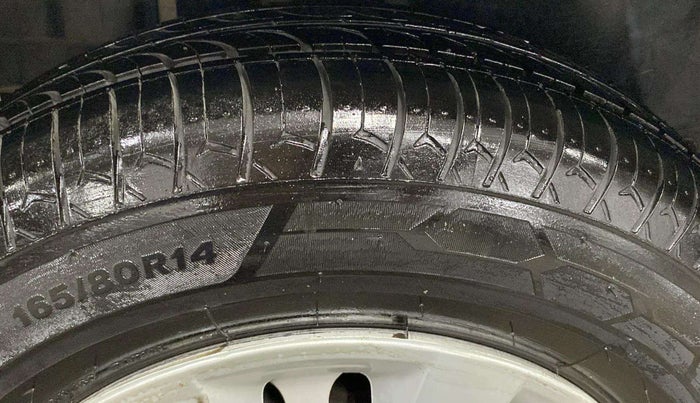 2015 Maruti Swift LXI, Petrol, Manual, 22,310 km, Right Rear Tyre Tread