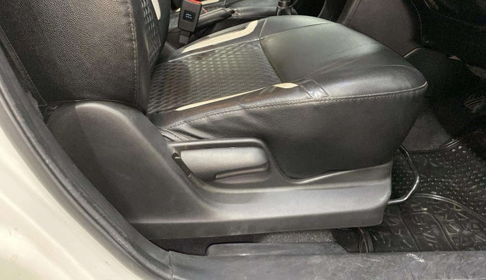 2015 Maruti Swift LXI, Petrol, Manual, 22,310 km, Driver Side Adjustment Panel