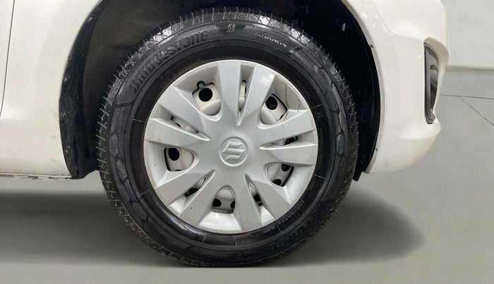 2015 Maruti Swift LXI, Petrol, Manual, 22,310 km, Right Front Wheel