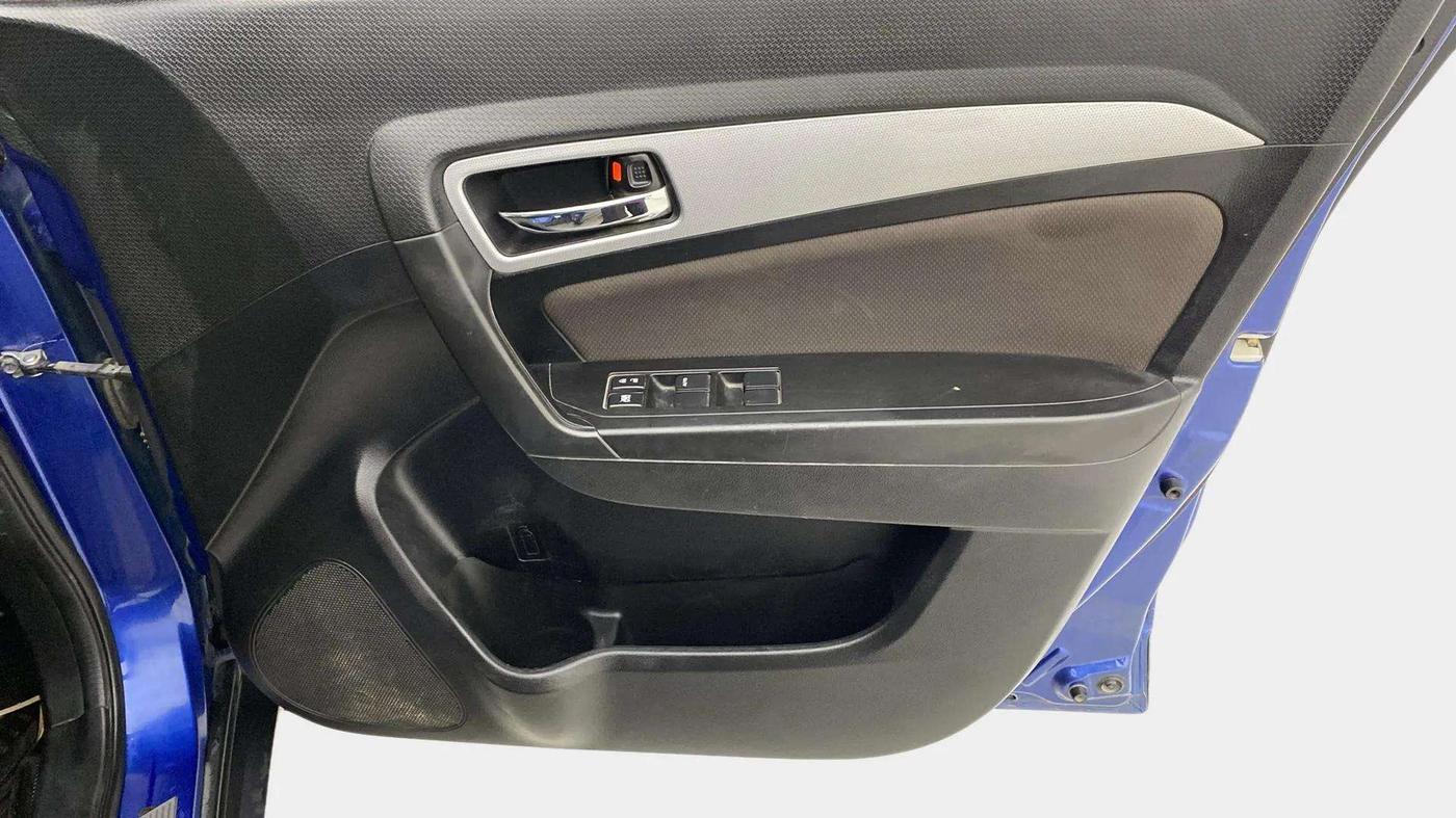 2021 Toyota URBAN CRUISER PREMIUM GRADE AT DUAL TONE, Petrol, Automatic, 88,540 km, Driver Side Door Panels Control