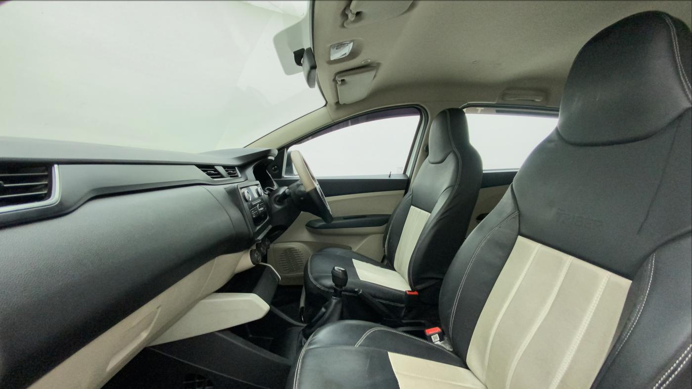 2022 Renault TRIBER RXL MT, Petrol, Manual, 24,617 km, Right Side Front Door Cabin