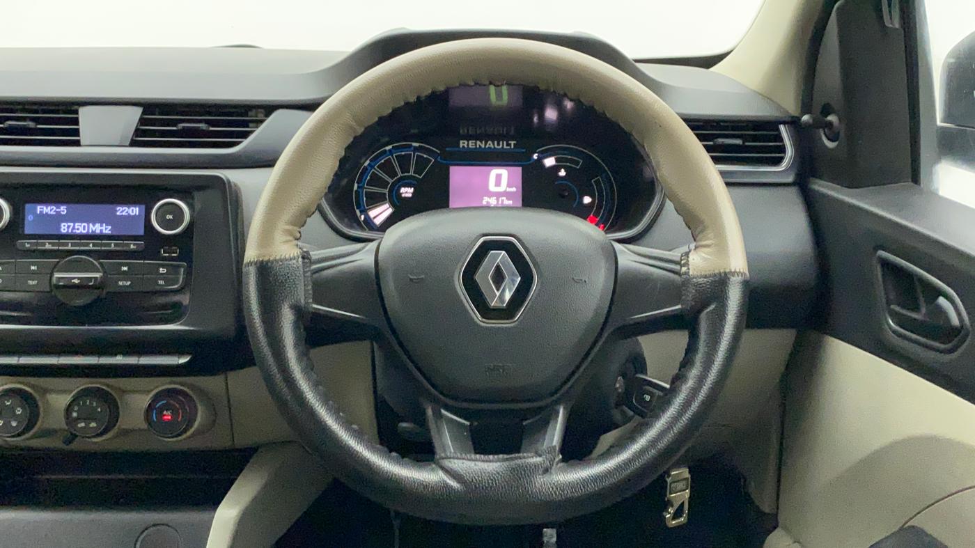 2022 Renault TRIBER RXL MT, Petrol, Manual, 24,617 km, Steering Wheel Close Up