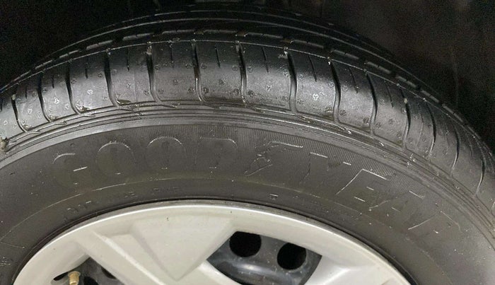 2022 Hyundai VENUE S+ 1.2, Petrol, Manual, 12,463 km, Right Front Tyre Tread