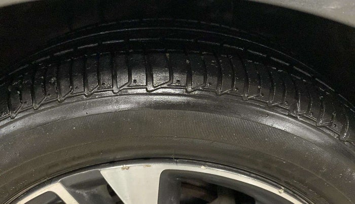 2021 Tata TIGOR XZA PLUS PETROL, Petrol, Automatic, 39,488 km, Right Front Tyre Tread