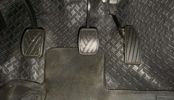 2023 Maruti Baleno DELTA PETROL 1.2, Petrol, Manual, 5,423 km, Pedals