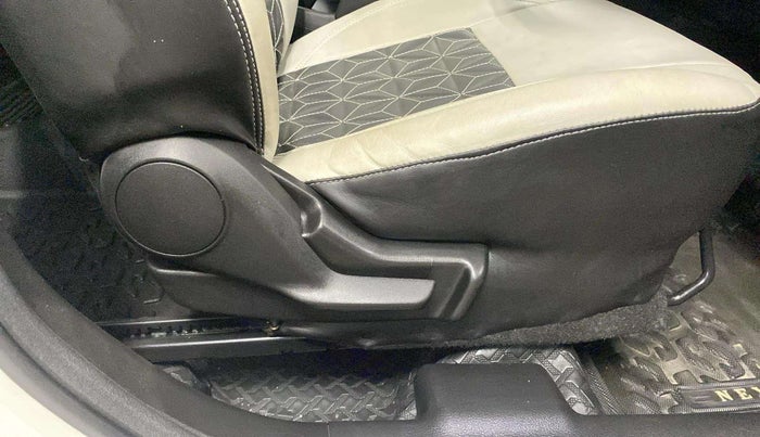 2023 Maruti Baleno DELTA PETROL 1.2, Petrol, Manual, 5,423 km, Driver Side Adjustment Panel