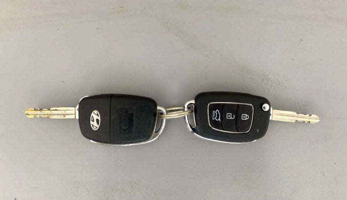 2019 Hyundai Creta E PLUS 1.6 PETROL, Petrol, Manual, 96,040 km, Key Close Up