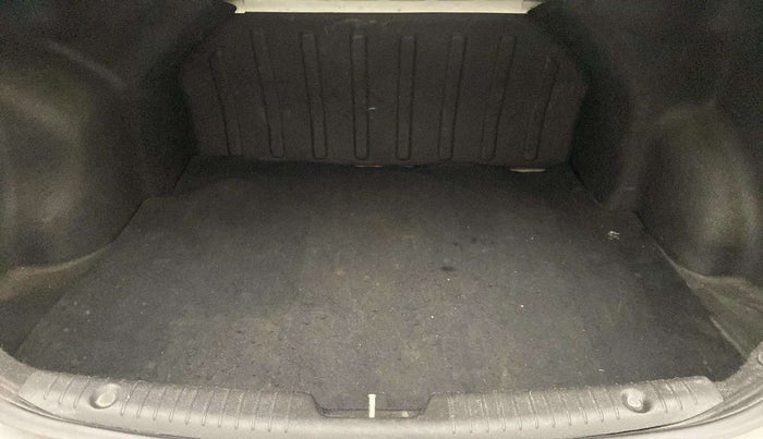 2014 Hyundai Verna FLUIDIC 1.6 CRDI SX, Diesel, Manual, 51,499 km, Boot Inside