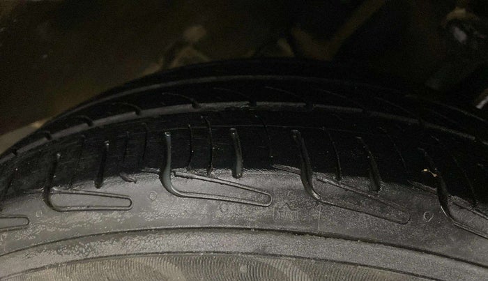 2020 Tata Tiago XZ PETROL, CNG, Manual, 80,997 km, Right Front Tyre Tread
