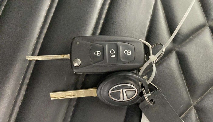2023 Tata Tiago XT PETROL, Petrol, Manual, 21,233 km, Key Close Up