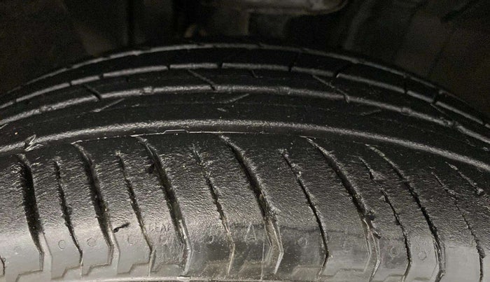 2022 Renault Kiger RXZ AMT, Petrol, Automatic, 21,614 km, Right Front Tyre Tread