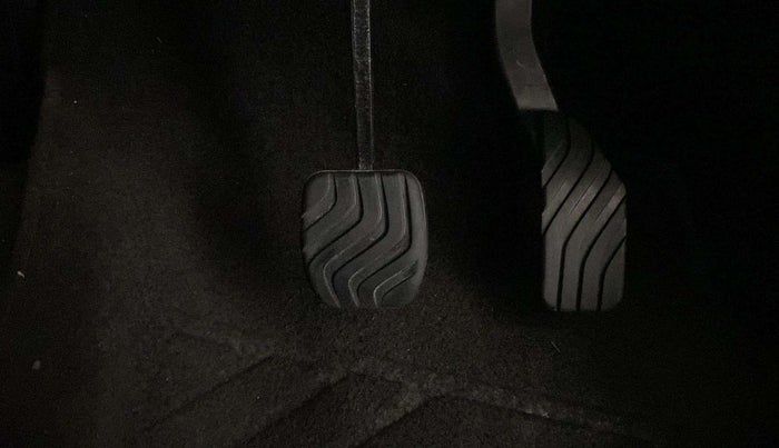 2022 Renault Kiger RXZ AMT, Petrol, Automatic, 21,614 km, Pedals