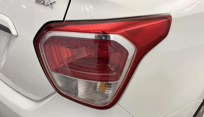2016 Hyundai Xcent SX 1.2, Petrol, Manual, 24,719 km, Right tail light - Minor scratches