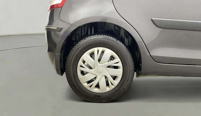 2014 Maruti Swift VXI, Petrol, Manual, 73,951 km, Right Rear Wheel