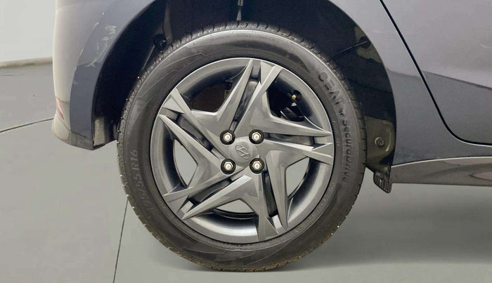 2023 Hyundai NEW I20 SPORTZ 1.2 IVT, Petrol, Automatic, 16,432 km, Right Rear Wheel