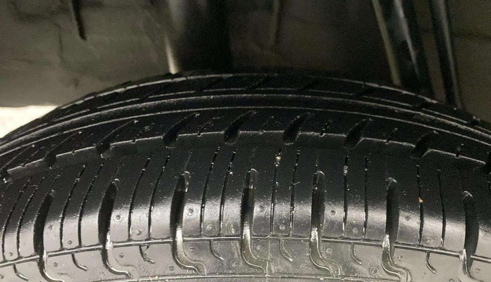 2018 Renault Kwid RXT 1.0, Petrol, Manual, 15,362 km, Right Rear Tyre Tread
