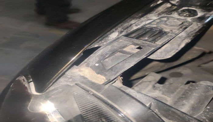 2018 Renault Kwid RXT 1.0, Petrol, Manual, 15,362 km, Right headlight - Clamp has minor damage