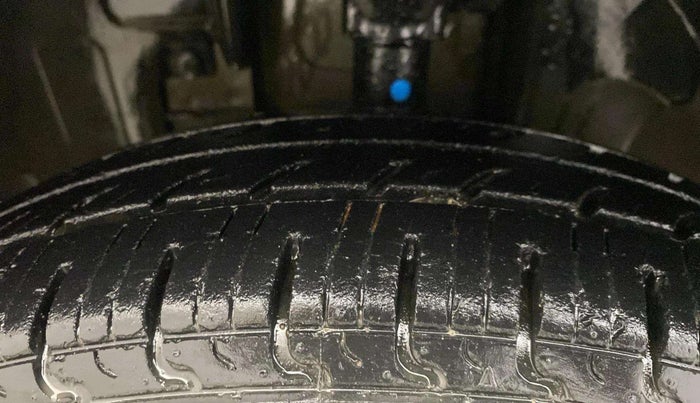 2018 Renault Kwid RXT 1.0, Petrol, Manual, 15,362 km, Left Front Tyre Tread