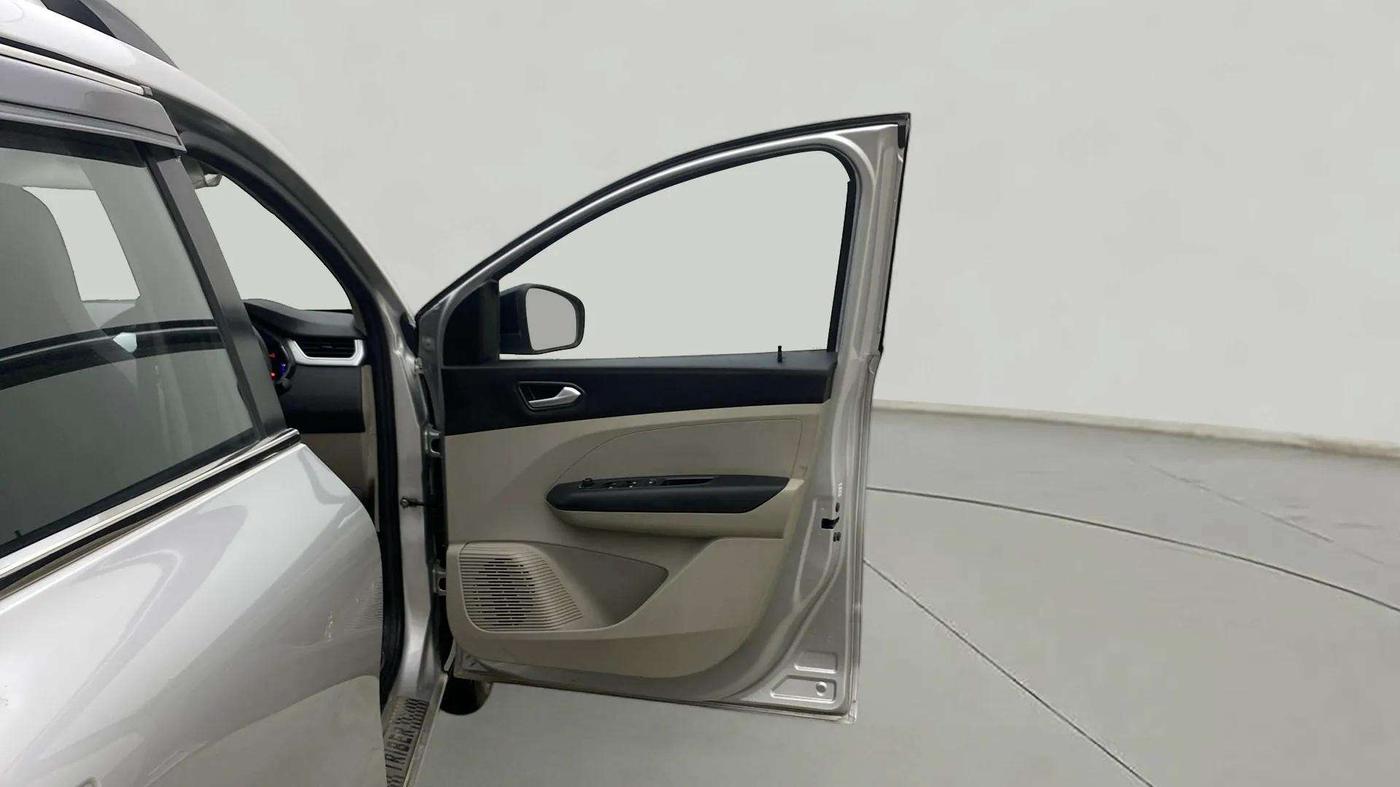 2023 Renault TRIBER RXZ AMT, Petrol, Automatic, 13,137 km, RHS Front Door