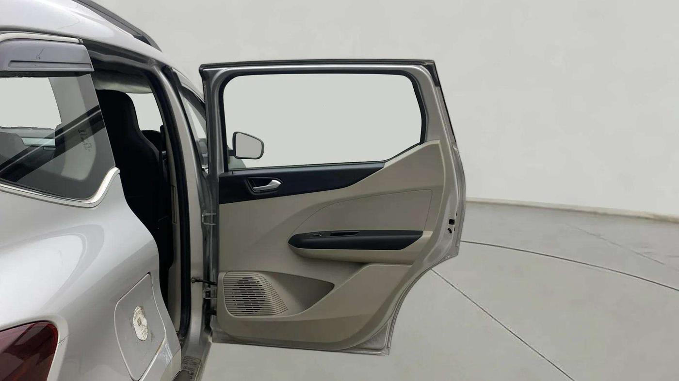 2023 Renault TRIBER RXZ AMT, Petrol, Automatic, 13,137 km, RHS Rear Door