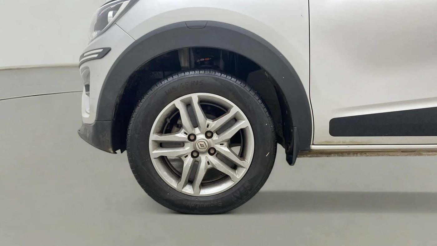 2023 Renault TRIBER RXZ AMT, Petrol, Automatic, 13,137 km, Left Front Wheel