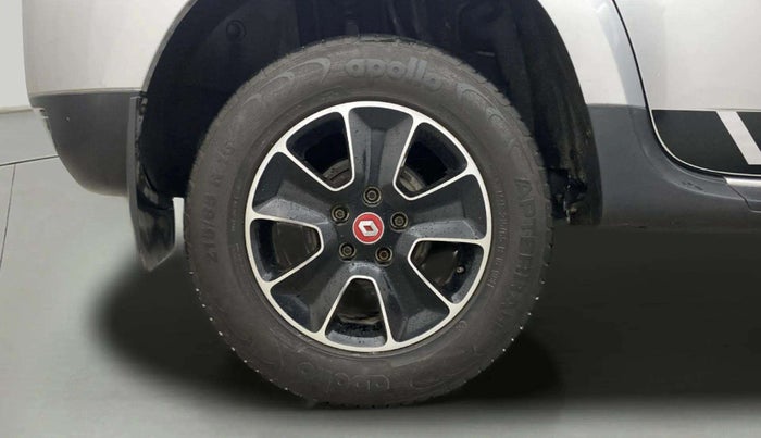 2017 Renault Duster RXS CVT, Petrol, Automatic, 40,832 km, Right Rear Wheel