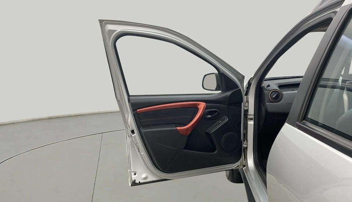 2017 Renault Duster RXS CVT, Petrol, Automatic, 40,832 km, LHS Front Door