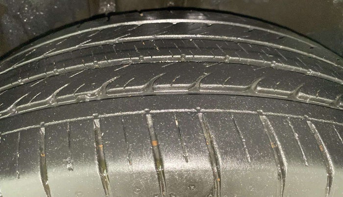 2020 MG HECTOR PLUS SHARP 1.5 PETROL TURBO DCT 6-STR, Petrol, Automatic, 23,528 km, Right Rear Tyre Tread